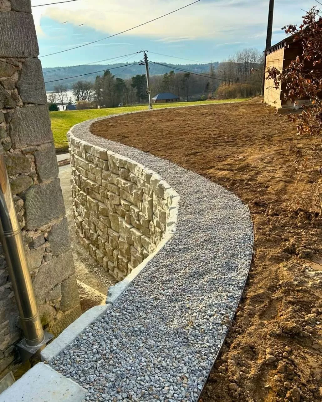 redi-rock, TETRA BLOC, BLOC de béton, bloc béton, TETRA BLOCK, murs de soutènement, mur de cl^ture, mur de cloture, préfabrication béton,